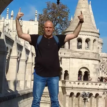 רוברטו, 60Кирьят Оно 