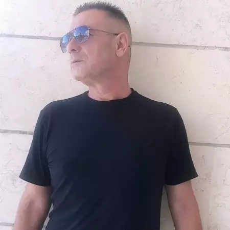 Roni, 61Ришон ле Цион 