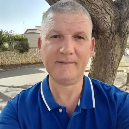 עמוס, 55Йехуд 