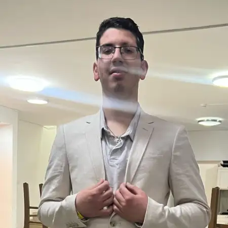 אורי, 20Петах Тиква 