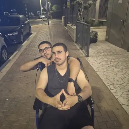 עידן, 19Холон 