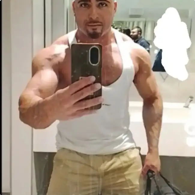 יונתן · 25 ·           
